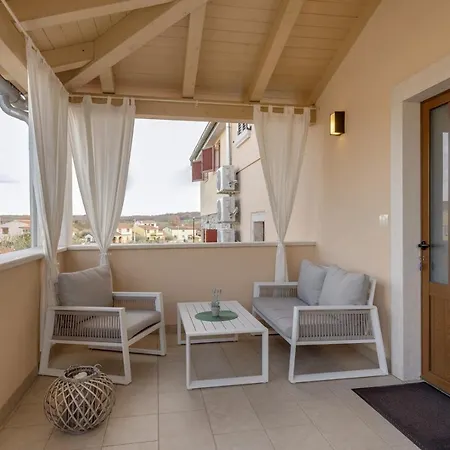 아파트 Dany With Balcony *