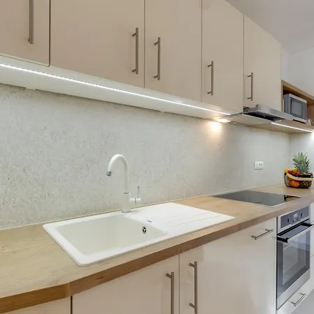Apartman Dany With Balcony Dracevac